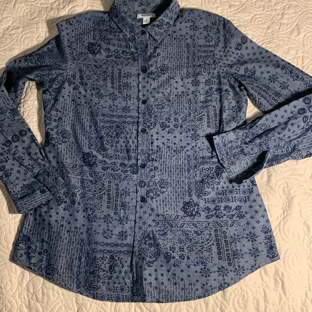 Old Navy Bandana print button down shirt size S